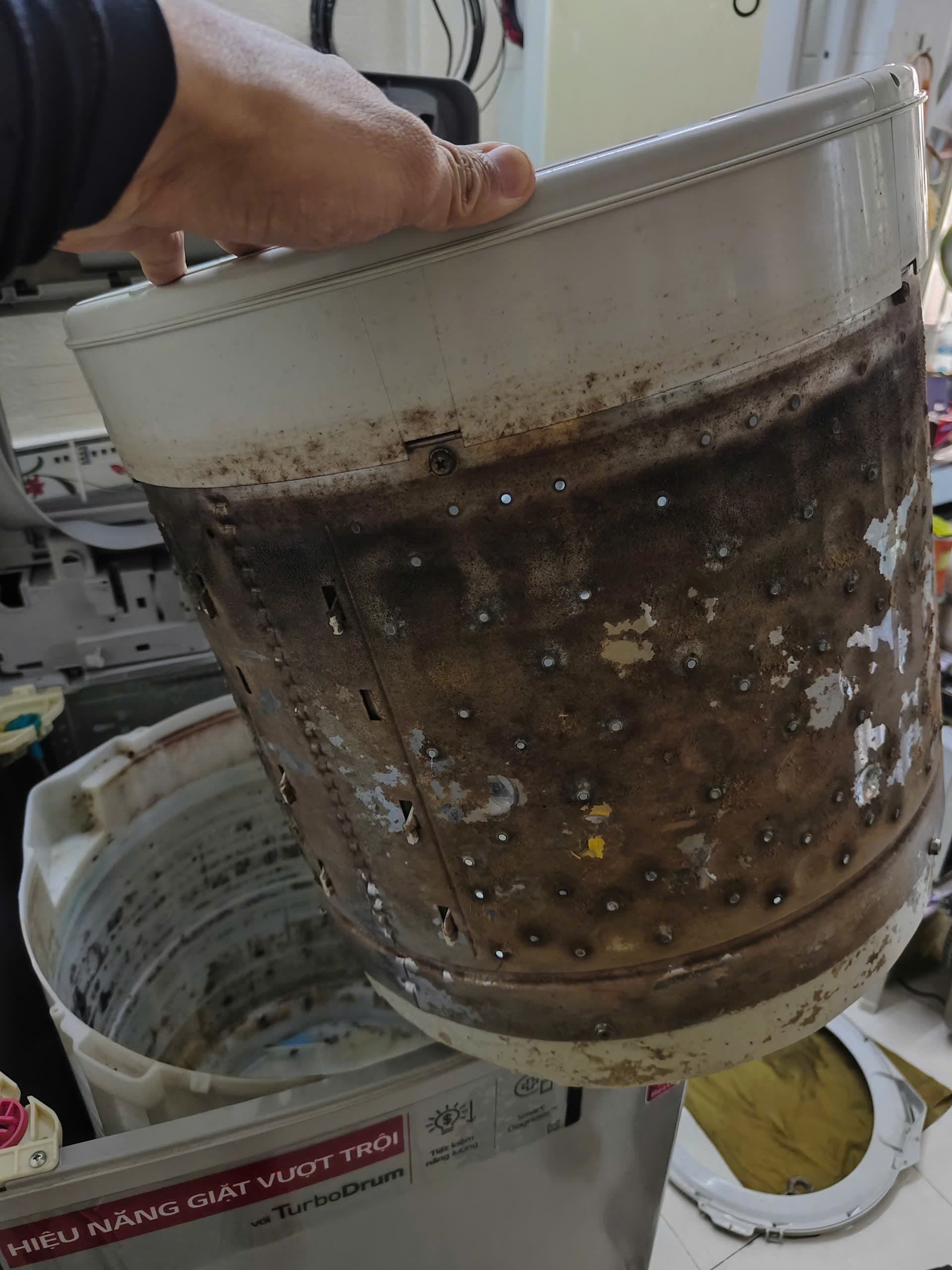 Vệ Sinh Máy Giặt Cửa Trên Chỉ Từ 350k – Điện Máy Minh Đô