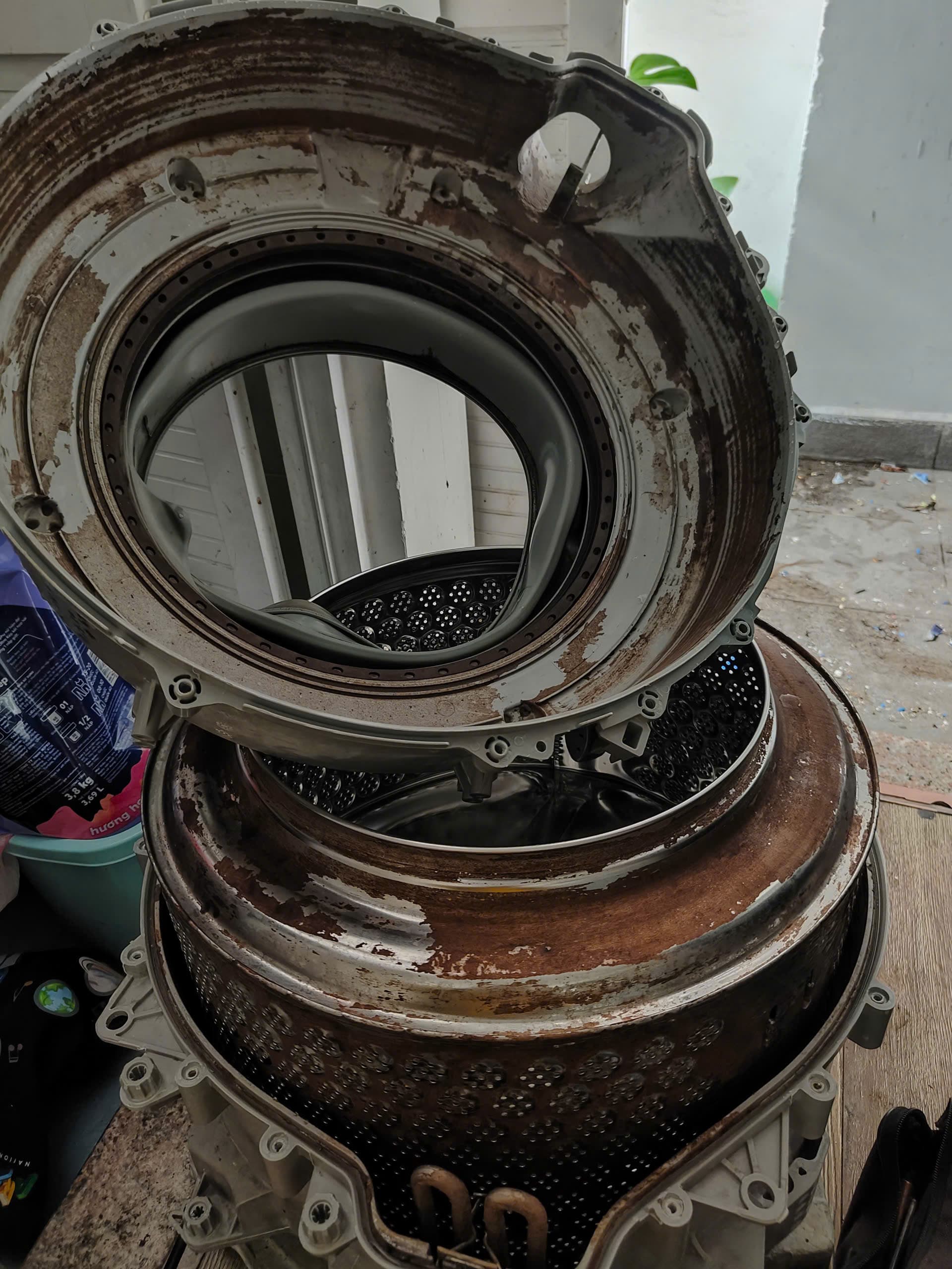 Vệ Sinh Máy Giặt Cửa Ngang  Chỉ Từ 550k – Điện Máy Minh Đô