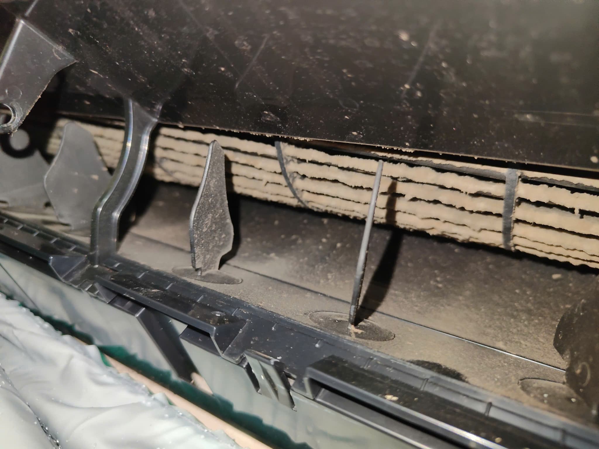 Vệ Sinh Máy Lạnh Chỉ 150K – Điện Máy Minh Đô Chuyên Nghiệp Tại HCM